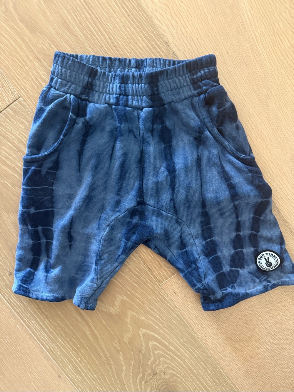 Tiny Whales boy blue shorts 3